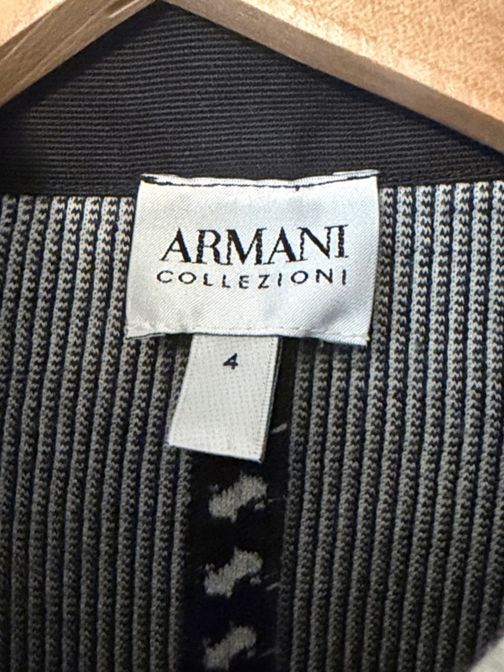 ARMANI COLLEZIONI Vintage Black & White Classic Wool Blend Blazer Size 4 - Picture 2 of 9